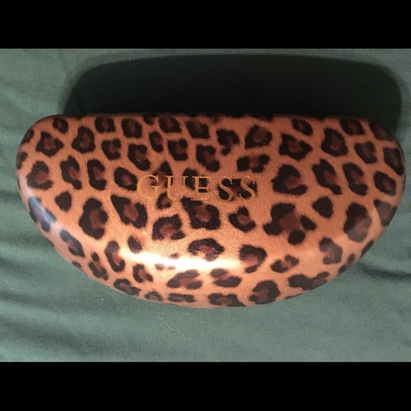 Guess glasses case - Picture 4 of 6